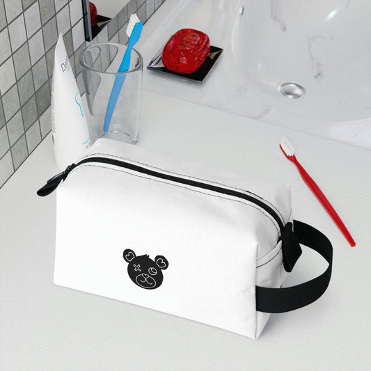 Jk LoVE Bear Toiletry Bag (white)